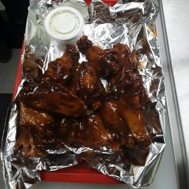 Wing Deal (ONLY ON WEDNESDAY).